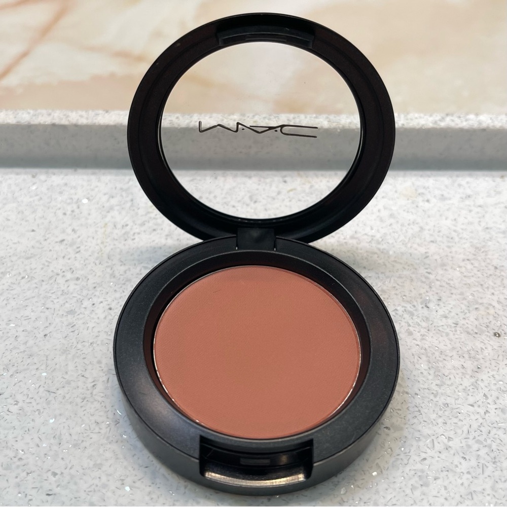 MAC ~ ‘GINGERLY’ Sheertone Shimmer Blush ~ Full Size 0.21 US oz. / 6 g ~ NIB - Picture 6 of 16